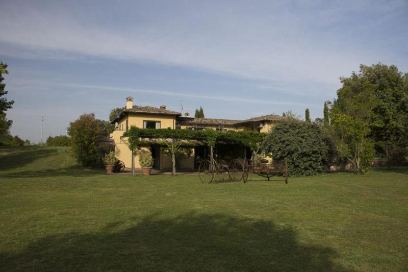 Agriturismo Scuderie Della Contea Sutri Exterior foto